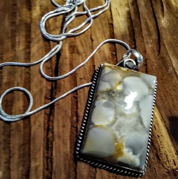 NECKLACE AND RING SET - Picture 2 of 4